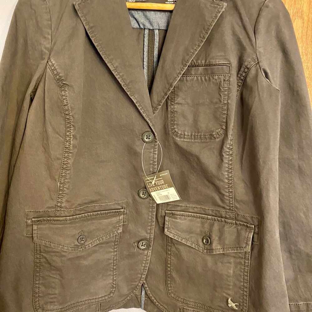 New w/tags. Womens Eddie Bauer blazer.